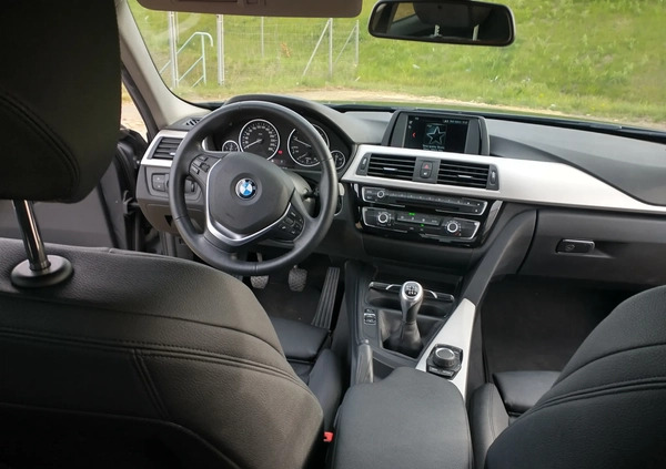 BMW Seria 3 cena 59800 przebieg: 186000, rok produkcji 2017 z Kamieńsk małe 211